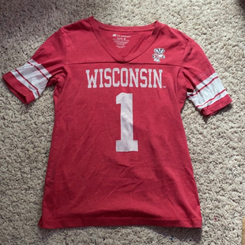 Womens Wisconsin Badgers V-Neck